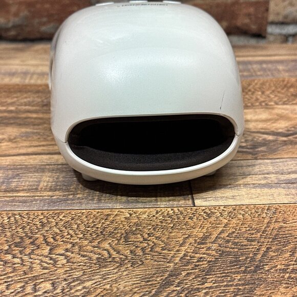 Cincom CM-026H White  Rechargeable Cordless Hand Massager With Heat - Picture 7 of 7